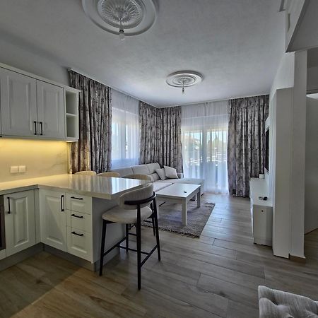 Royal Apartments - Nikiti ภายนอก รูปภาพ