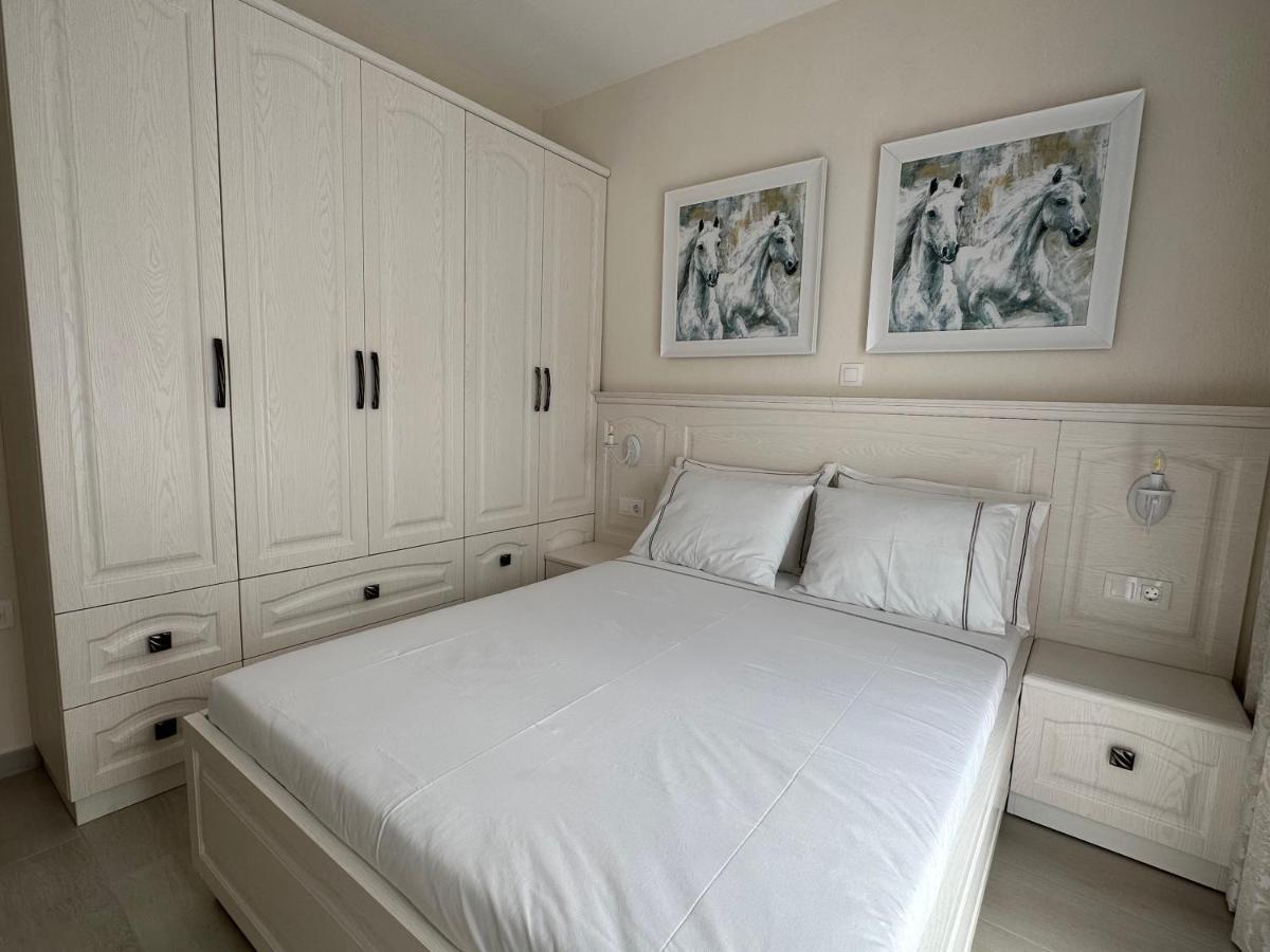 Royal Apartments - Nikiti ภายนอก รูปภาพ
