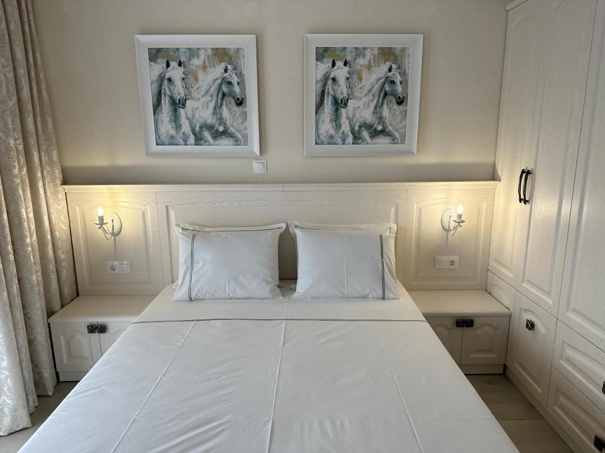 Royal Apartments - Nikiti ภายนอก รูปภาพ