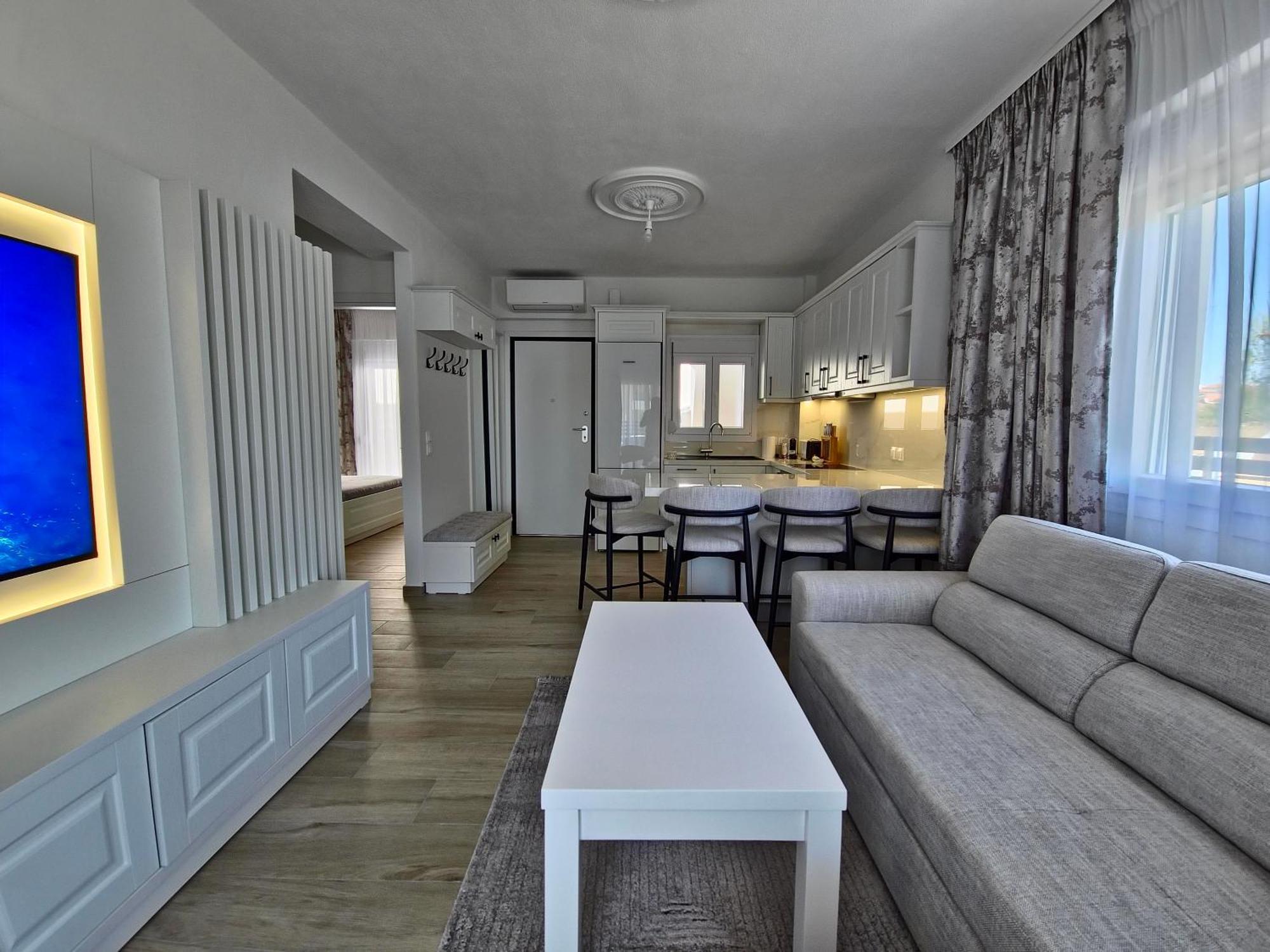 Royal Apartments - Nikiti ภายนอก รูปภาพ