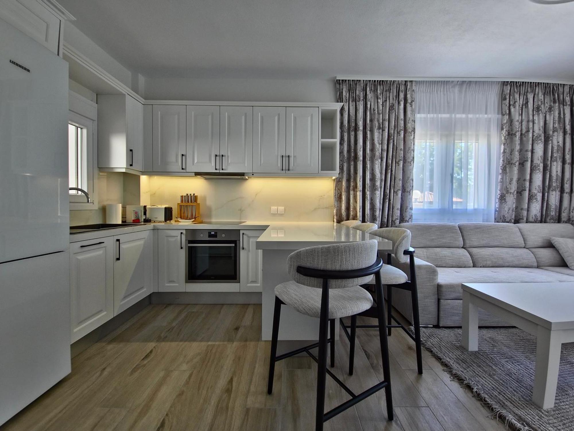Royal Apartments - Nikiti ภายนอก รูปภาพ